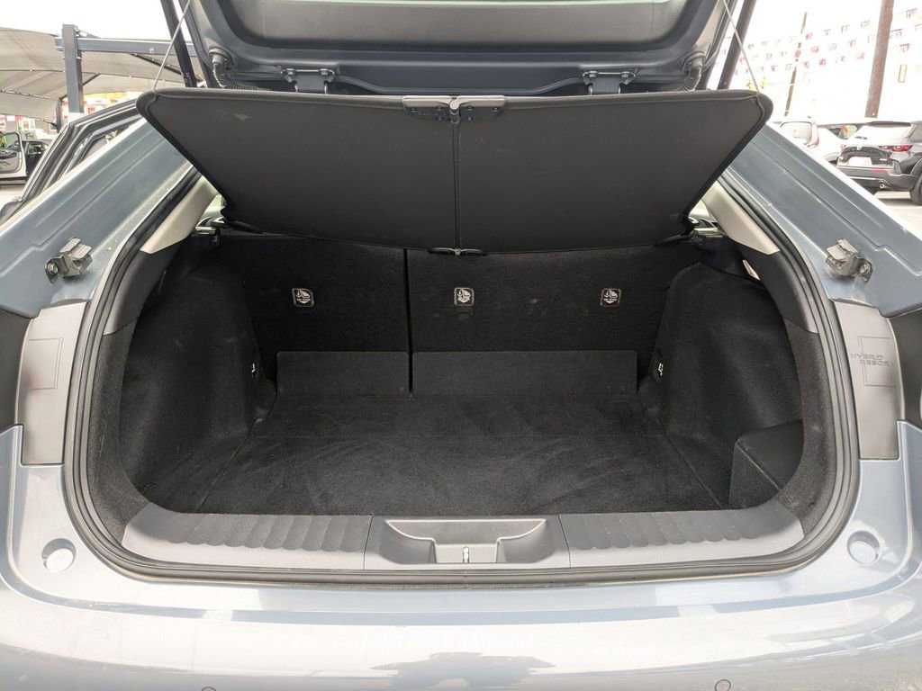 Used 2025 Toyota Prius LE image 24