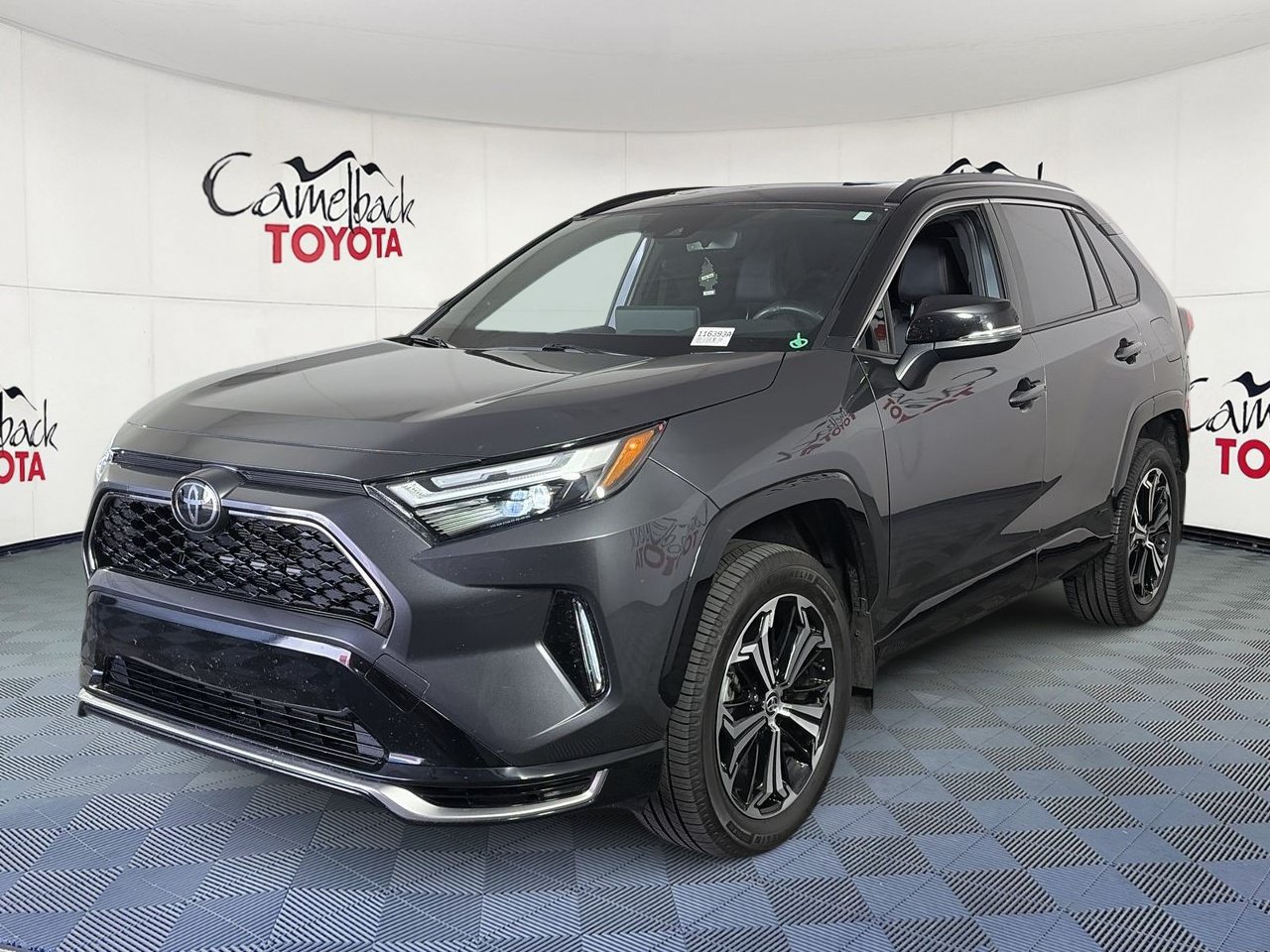 Used 2025 Toyota RAV4 XSE AWD/4WD image 4