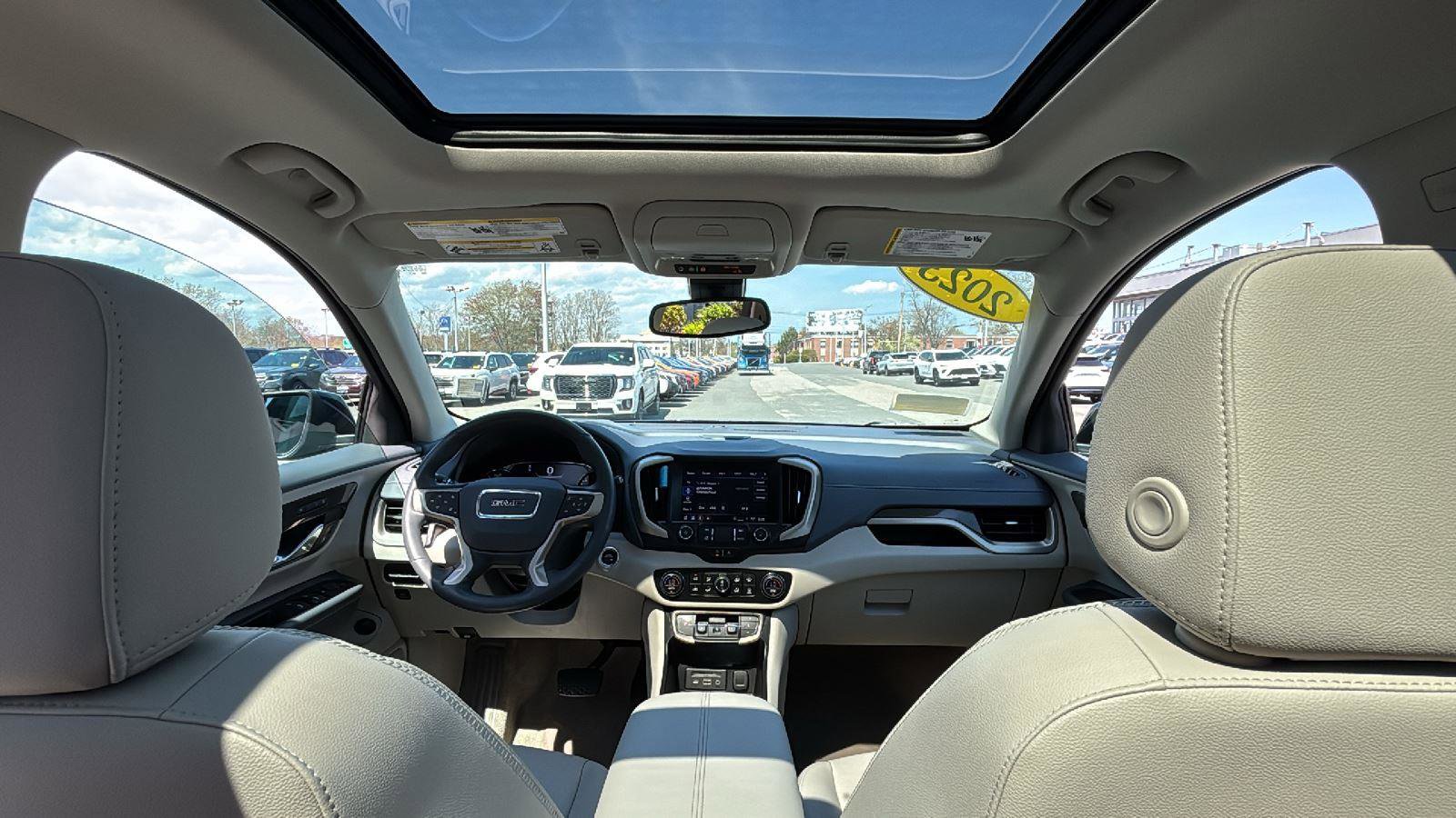 Used 2023 GMC Terrain Denali w/ Denali Premium Package AWD/4WD image 26