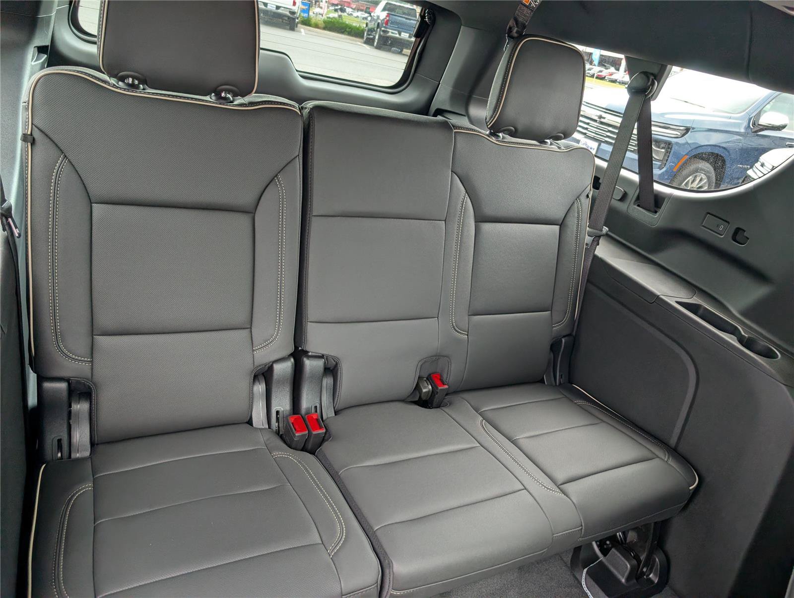 New 2026 Chevrolet Suburban Premier AWD/4WD image 9