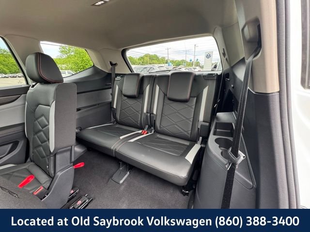 Certified 2025 Volkswagen Atlas Peak Edition SE AWD/4WD image 12