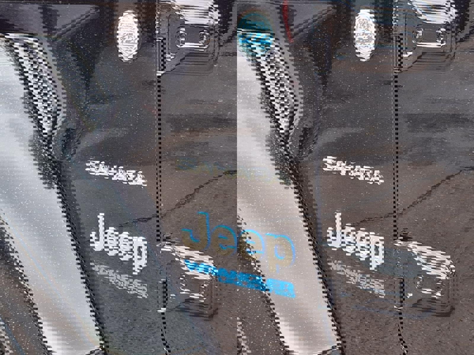 Used 2022 Jeep Wrangler Unlimited Sahara w/ Cold Weather Group image 25