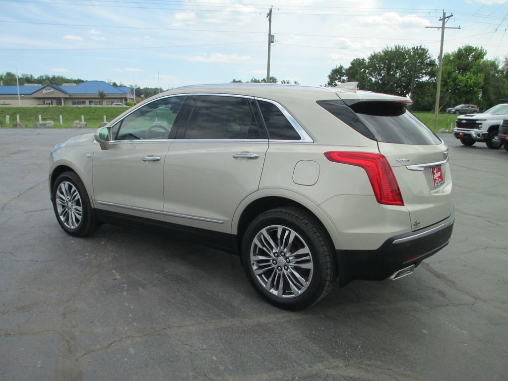 Used 2017 Cadillac XT5 Premium Luxury FWD image 10