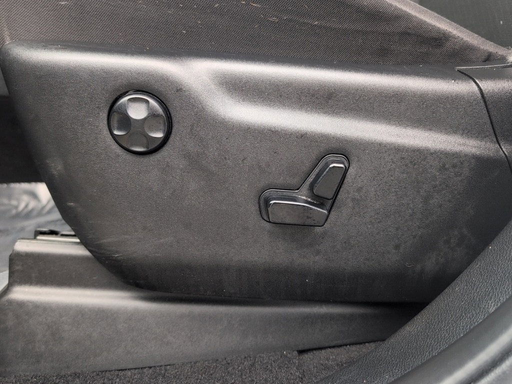 Used 2020 Jeep Grand Cherokee Laredo w/ 18" Wheel & 8.4" Radio Group image 22