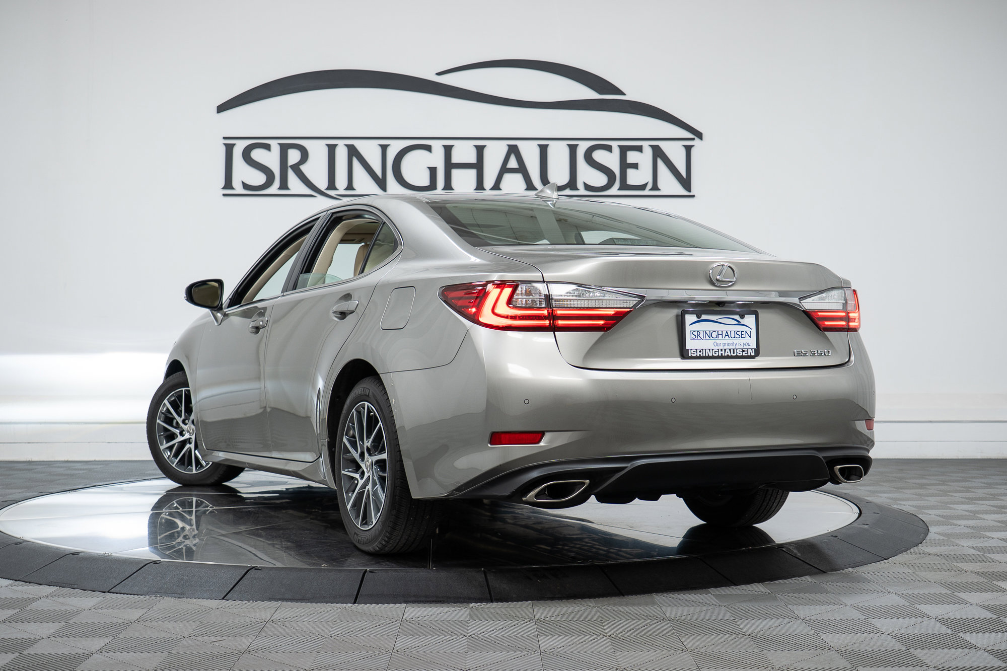 Used 2016 Lexus ES 350 w/ Luxury Package w/Wood Trim image 28