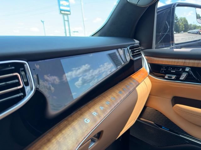 Used 2024 Jeep Grand Wagoneer Series III w/ Rear Seat Video Group 1 AWD/4WD image 26
