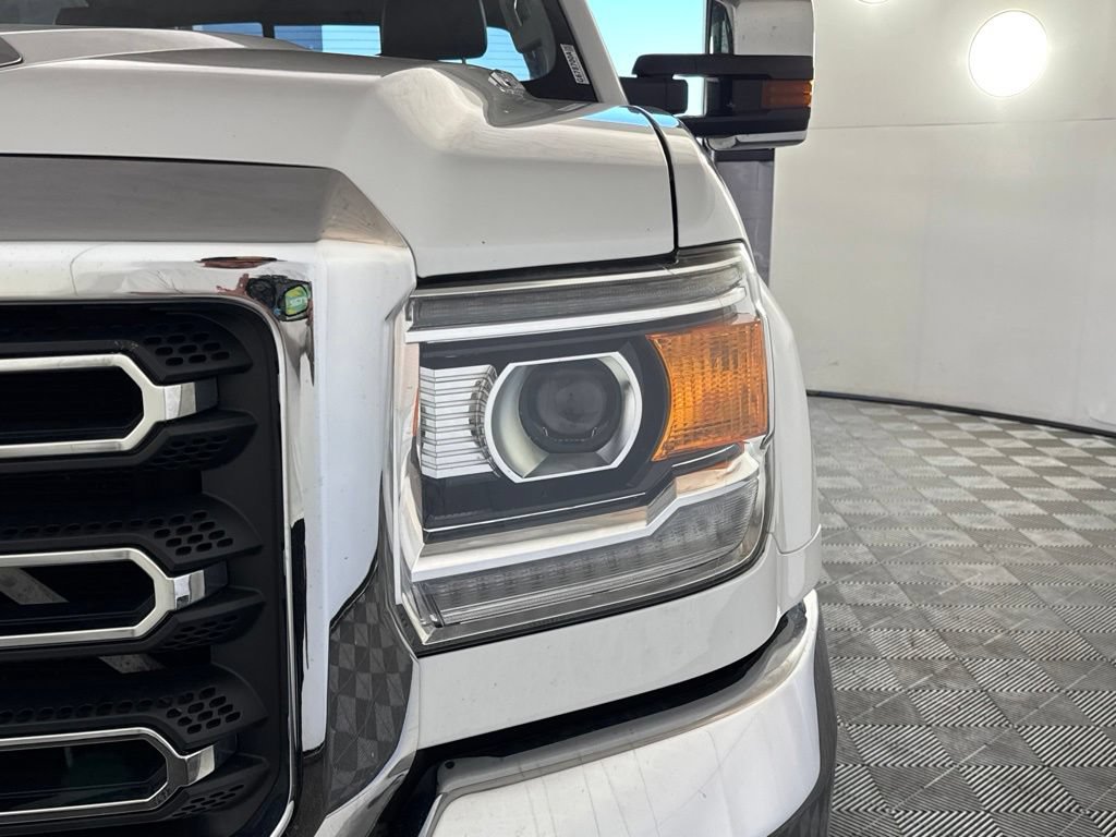 Used 2018 GMC Sierra 3500 SLT w/ Duramax Plus Package AWD/4WD image 42