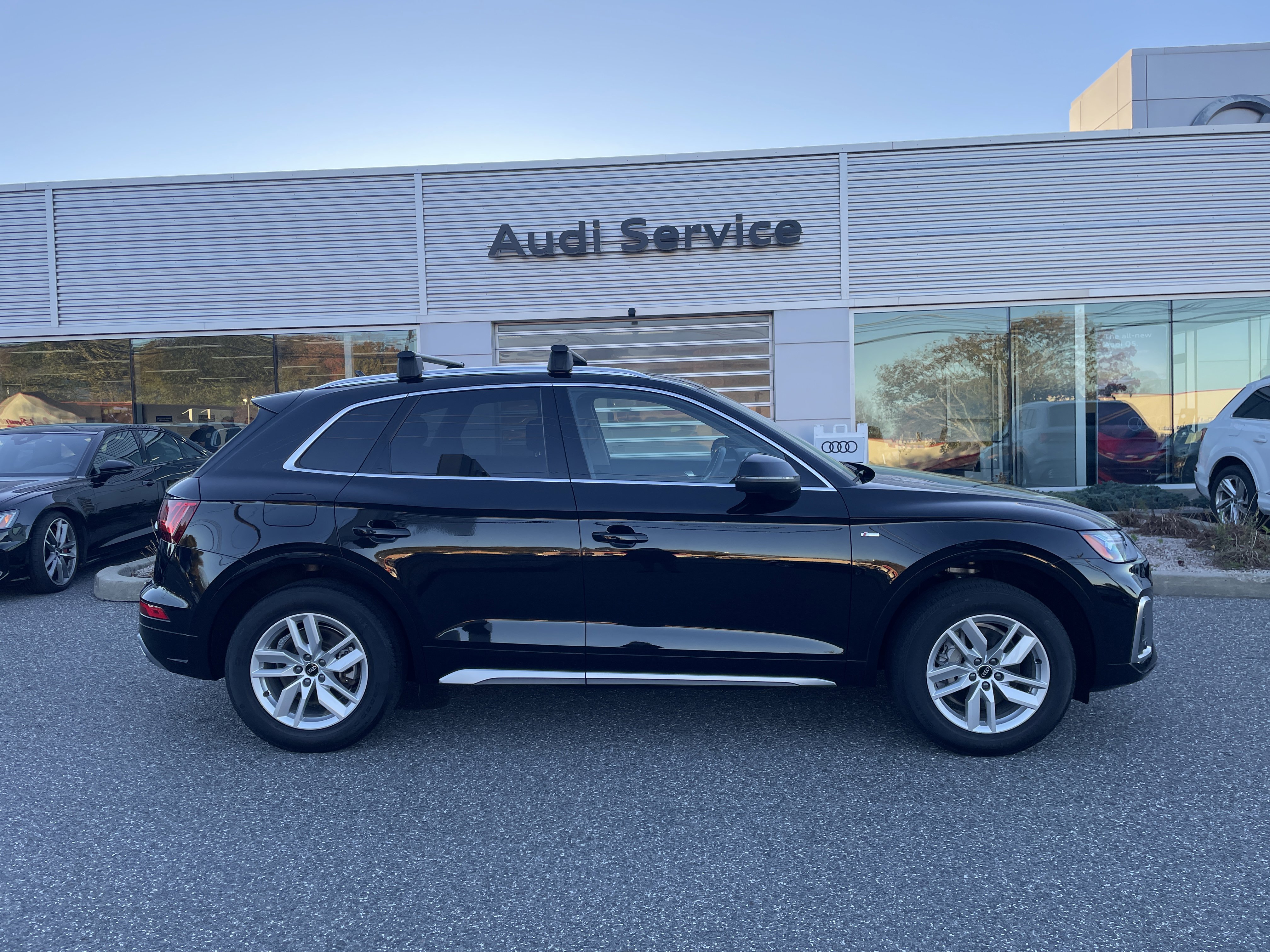 Certified 2023 Audi Q5 2.0T Premium w/ Convenience Package AWD/4WD image 3