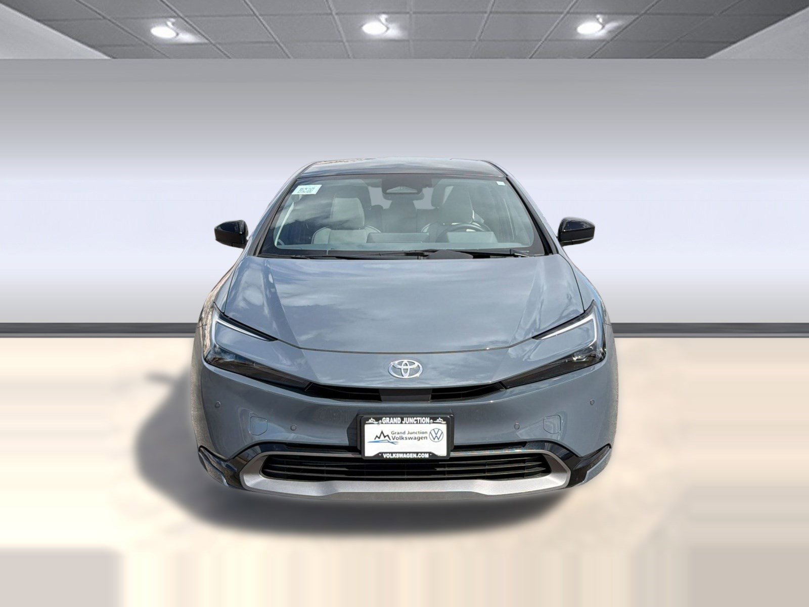 Used 2025 Toyota Prius XLE image 6