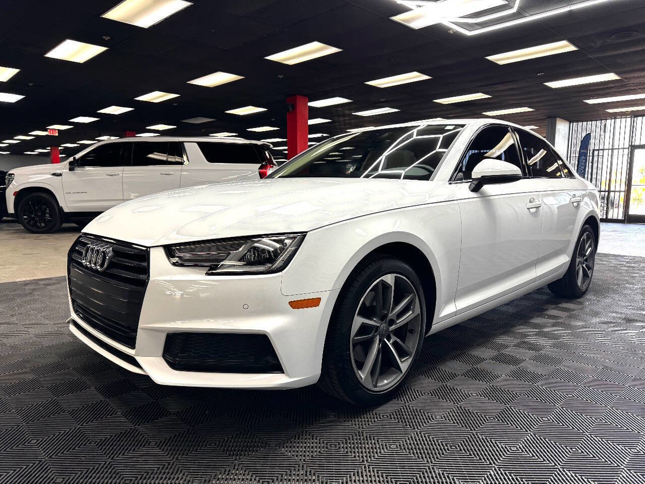 Used 2019 Audi A4 2.0T Premium image 6