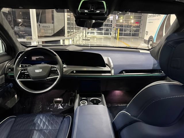 Certified 2026 Cadillac Vistiq Premium Luxury AWD/4WD image 36