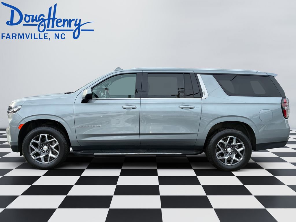 Used 2024 Chevrolet Suburban LT image 2