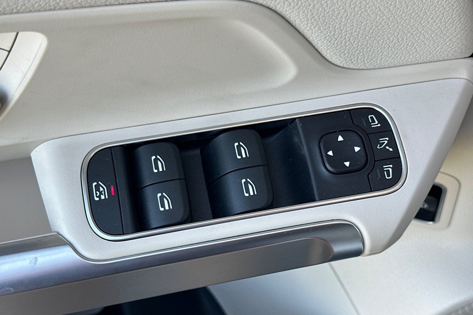Certified 2024 Mercedes-Benz EQB 250+ image 13