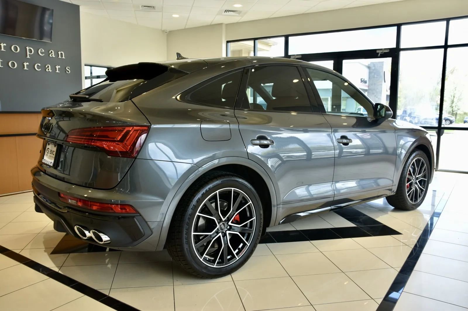 Used 2024 Audi SQ5 Premium Plus w/ S Sport Package AWD/4WD image 6
