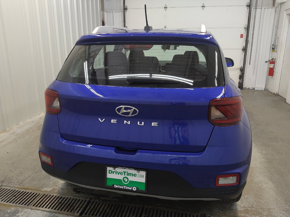 Used 2025 Hyundai Venue Limited FWD image 7