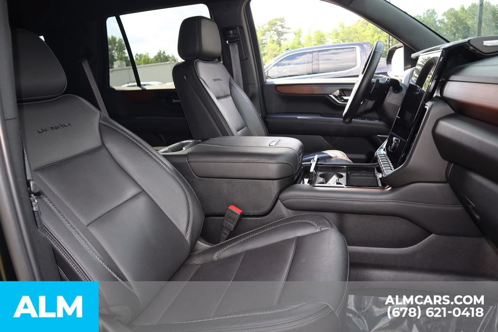 Used 2025 GMC Yukon Denali RWD image 27