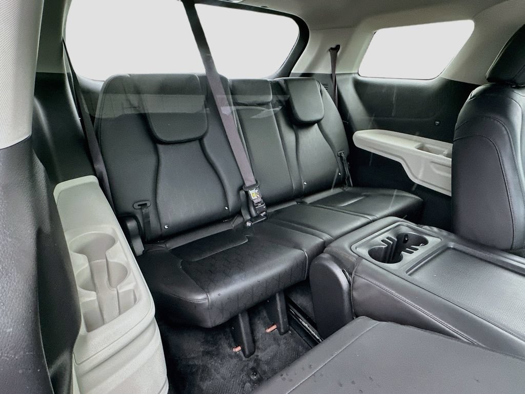 Certified 2024 Kia Carnival LX FWD image 32