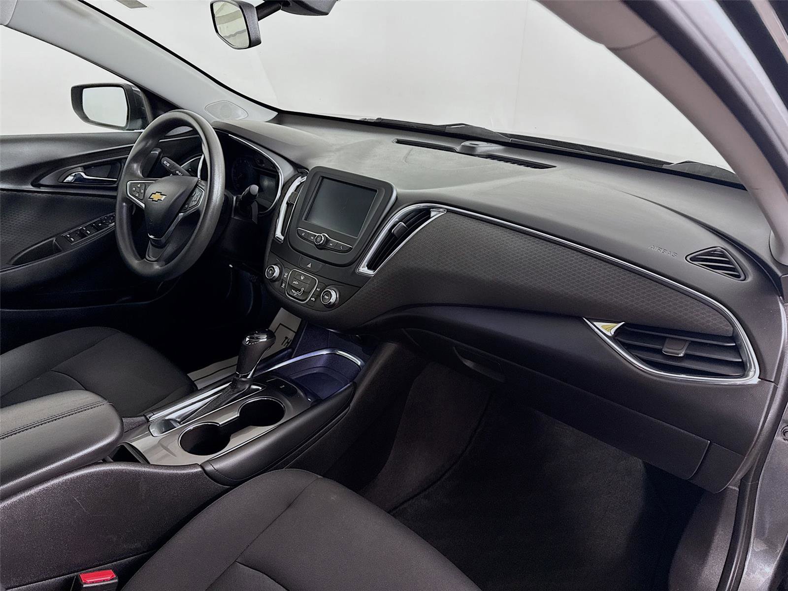 Used 2017 Chevrolet Malibu LT image 27