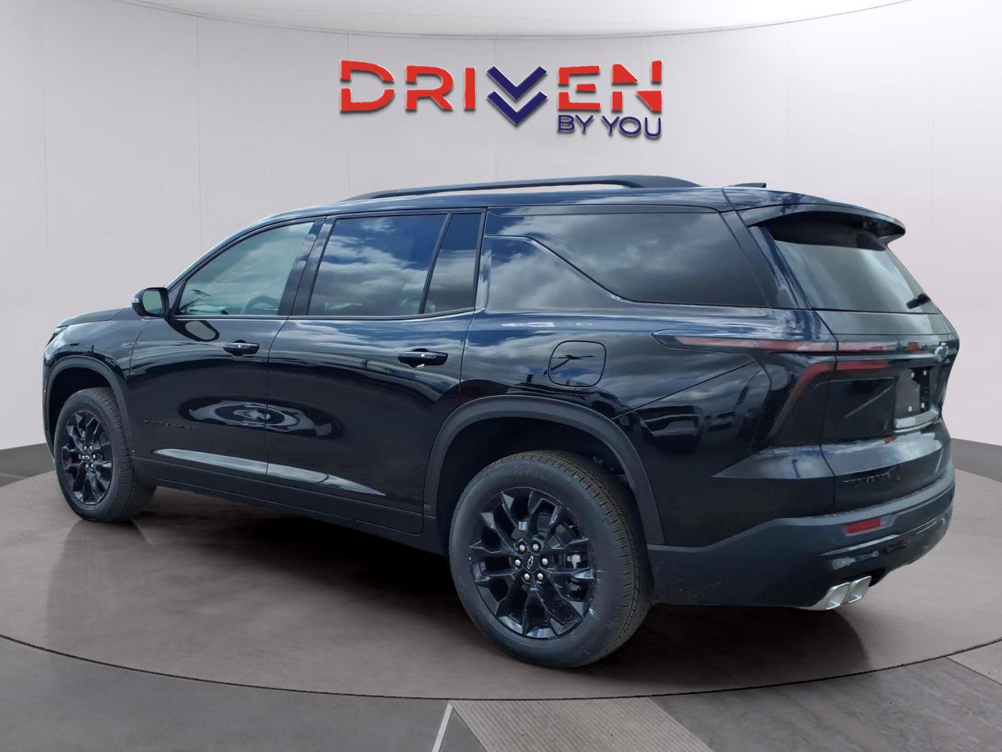 New 2026 Chevrolet Traverse LT image 3