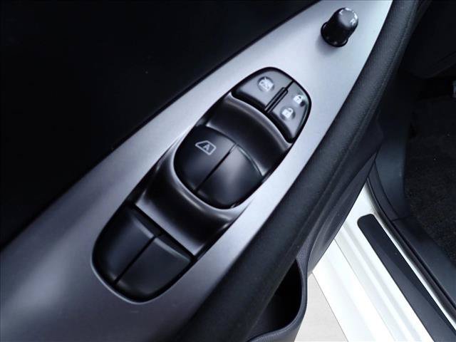Used 2025 Nissan Leaf S FWD image 12