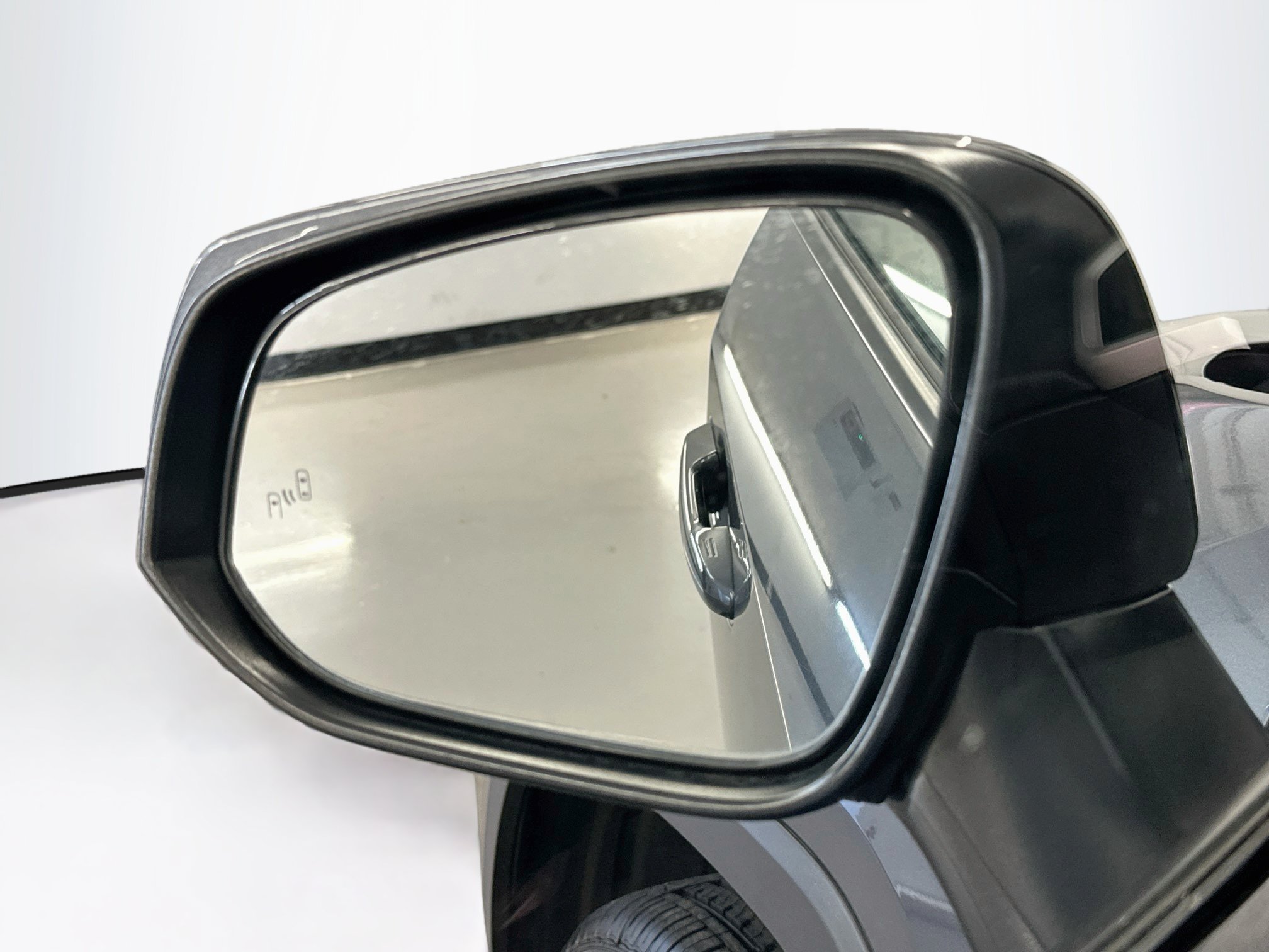 Used 2025 Toyota RAV4 XLE AWD/4WD image 16