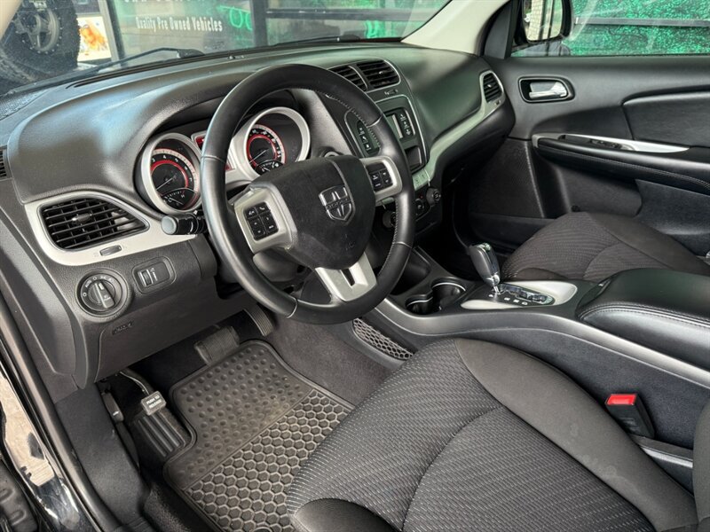 Used 2019 Dodge Journey SE w/ Premium Group FWD image 16