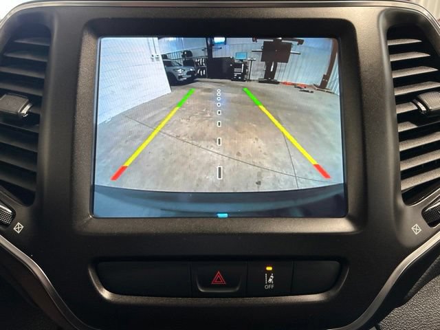 Used 2022 Jeep Cherokee Trailhawk w/ Sound & Nav Group AWD/4WD image 30