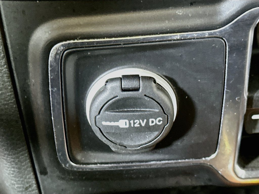Used 2019 Jeep Wrangler Unlimited Sahara AWD/4WD image 31