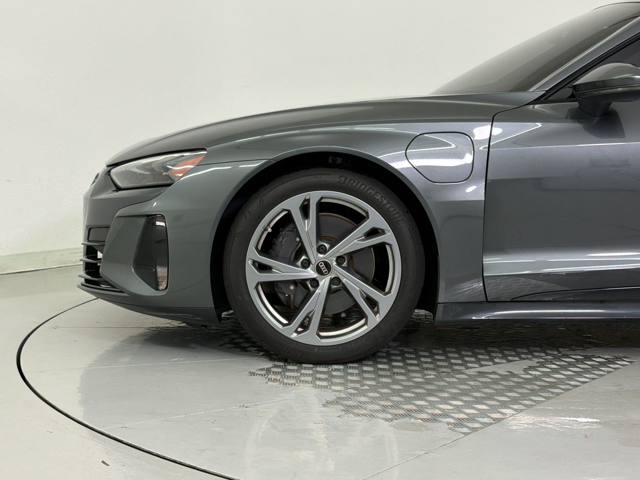 Used 2023 Audi e-tron GT Premium Plus AWD/4WD image 23
