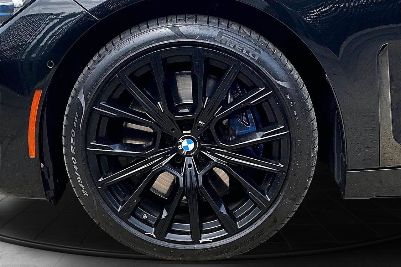 Used 2020 BMW 750i xDrive w/ M Sport Package image 34