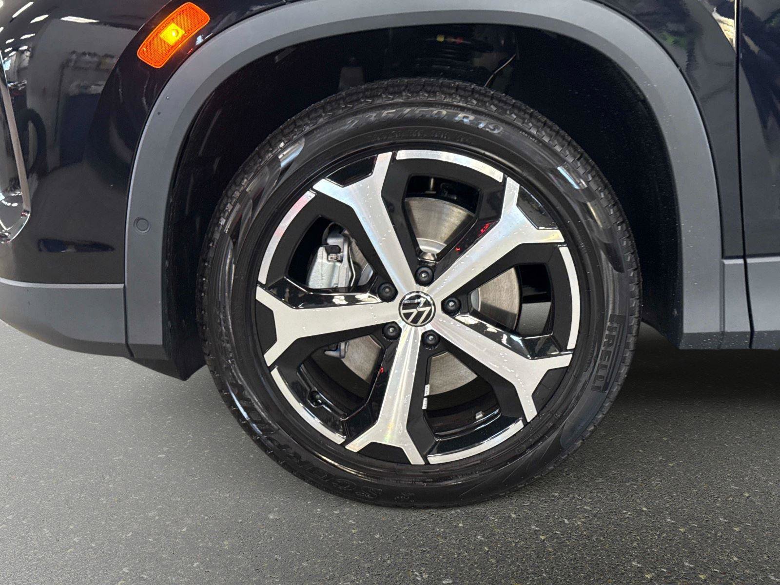 New 2026 Volkswagen Tiguan SE image 9