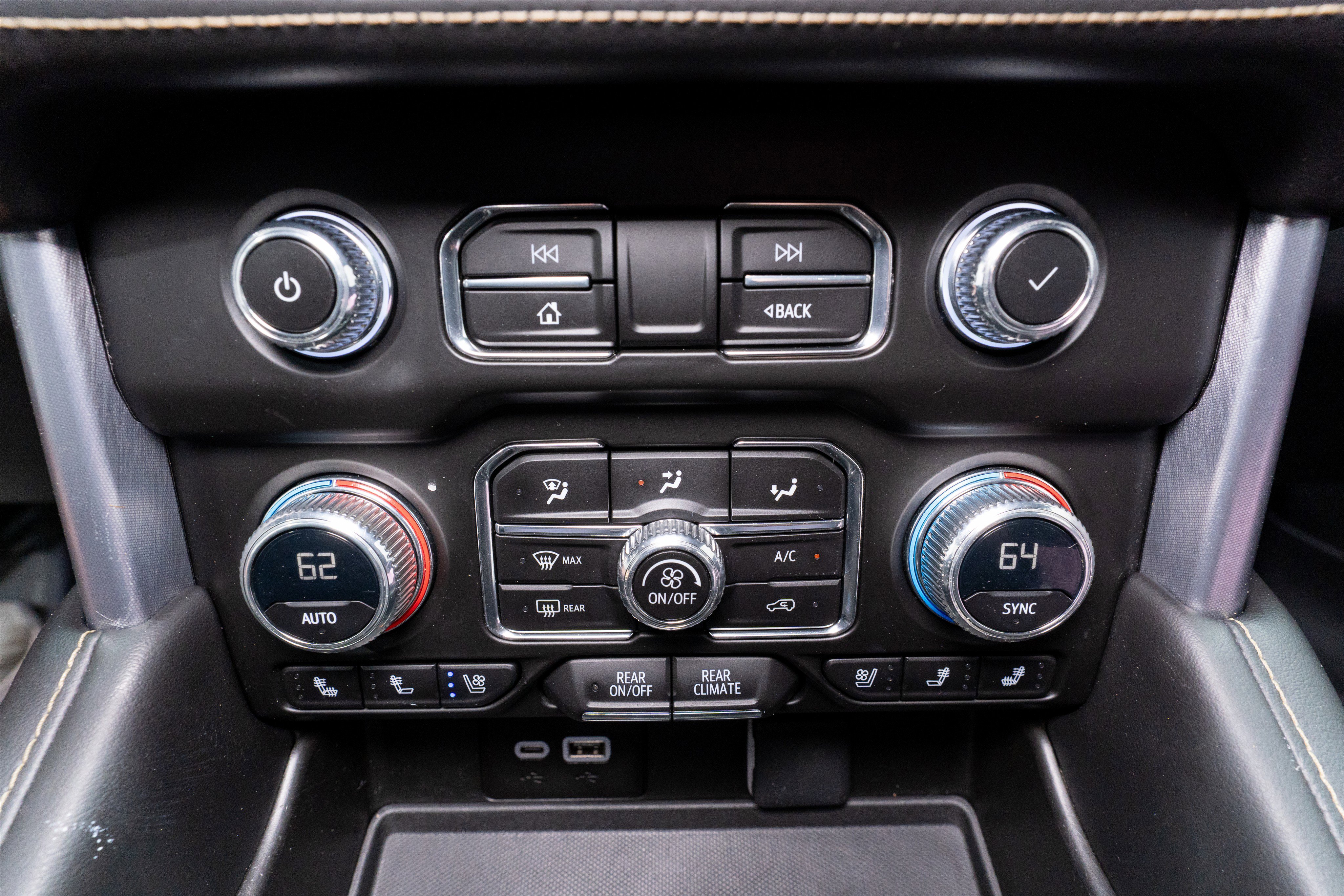 Used 2023 GMC Yukon XL SLT w/ SLT Luxury Package AWD/4WD image 22