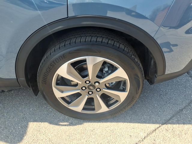 Certified 2024 Ford Escape Platinum AWD/4WD image 11