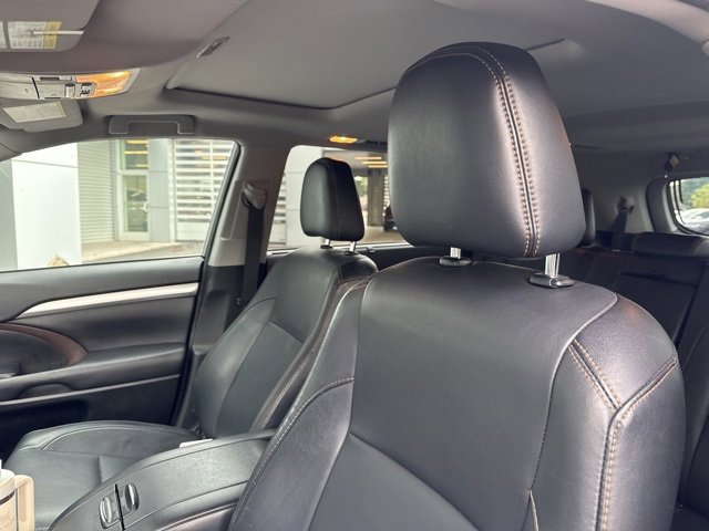 Used 2017 Toyota Highlander XLE image 7