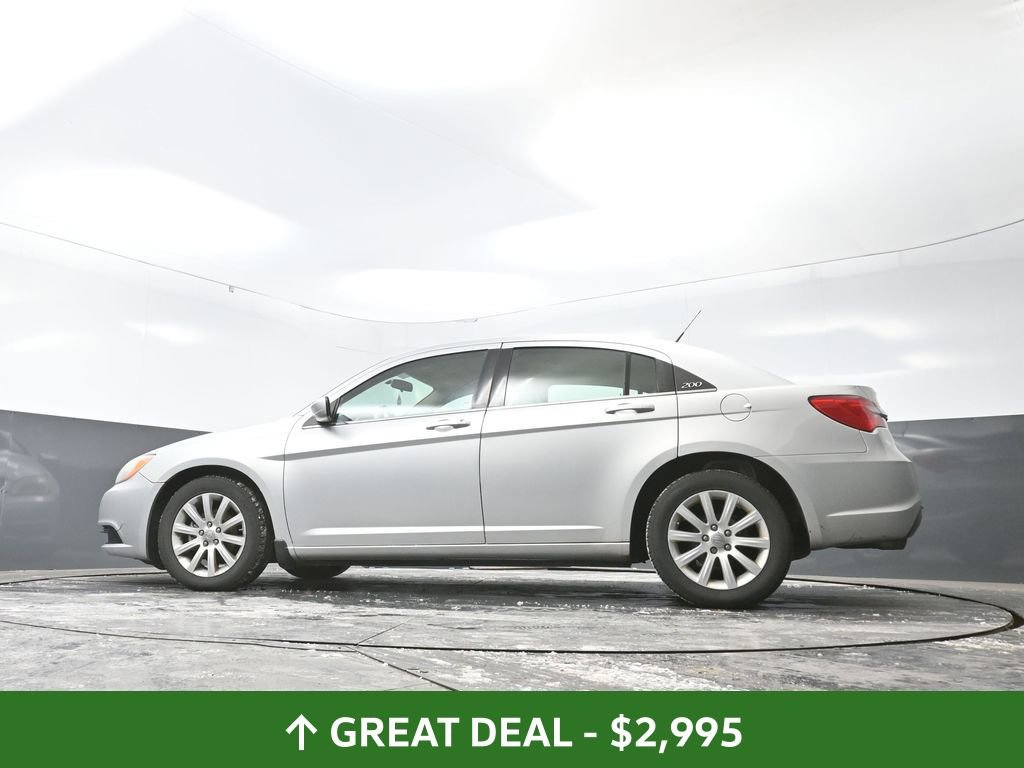 Used 2011 Chrysler 200 Touring image 29