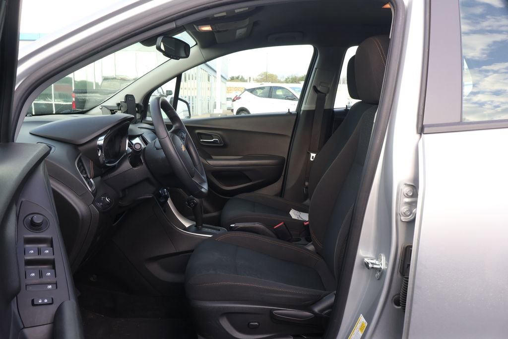 Used 2017 Chevrolet Trax LS image 9