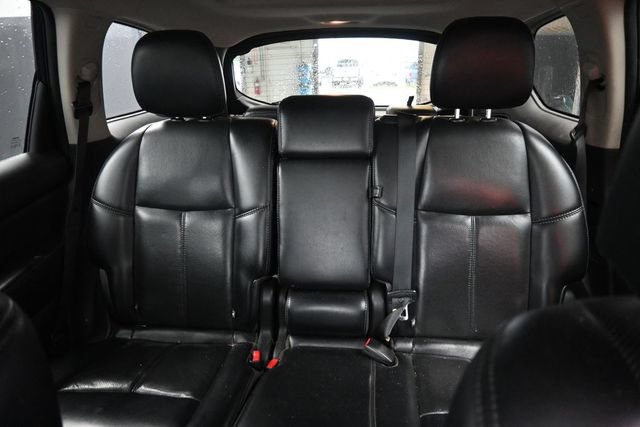 Used 2017 Nissan Pathfinder Platinum w/ Family Entertainment Package AWD/4WD image 13