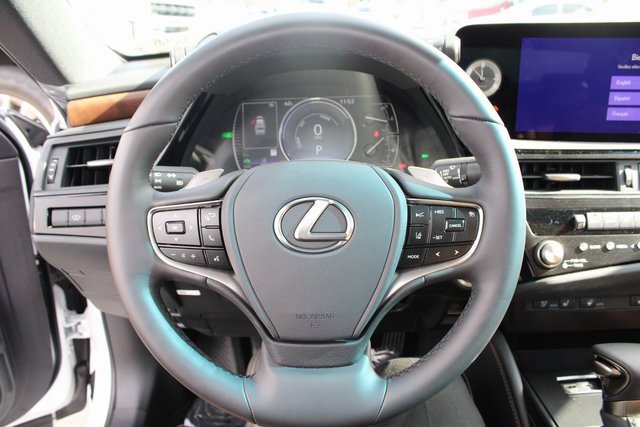 Certified 2025 Lexus ES 300h w/ Premium Package image 16