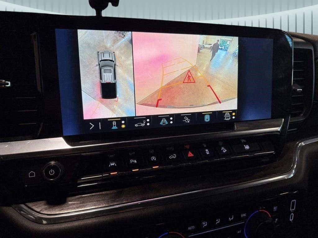 Used 2022 Chevrolet Silverado 1500 LTZ w/ Z71 Off-Road Package image 3