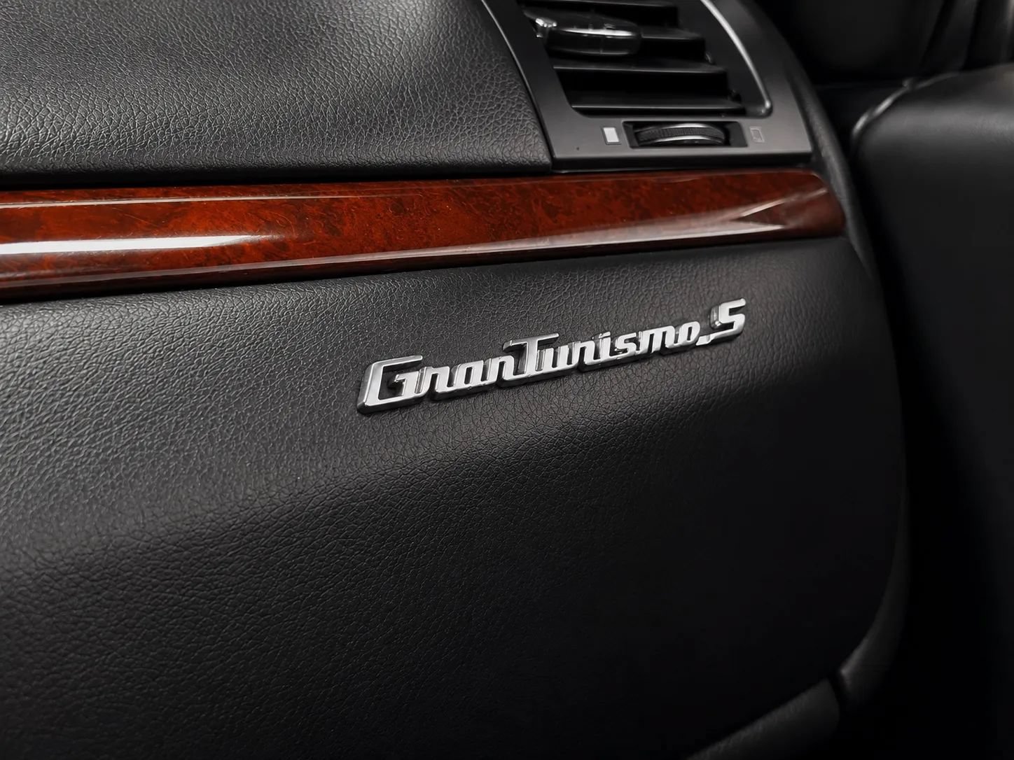 Used 2012 Maserati GranTurismo S RWD image 40