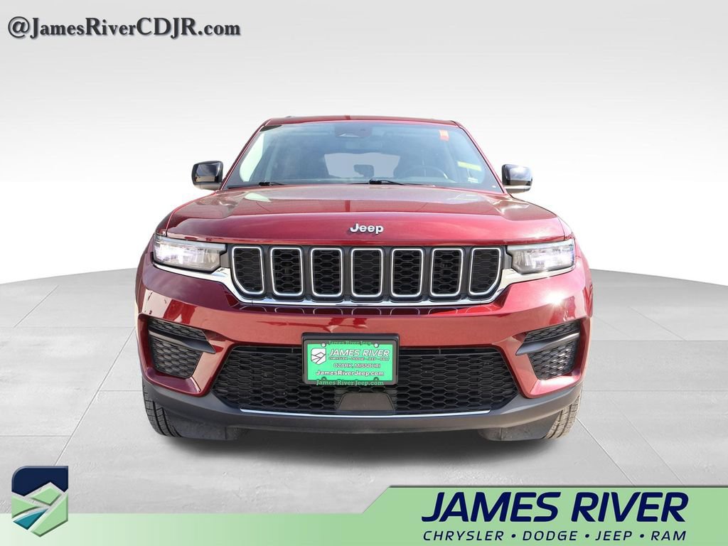Used 2024 Jeep Grand Cherokee Laredo RWD image 7