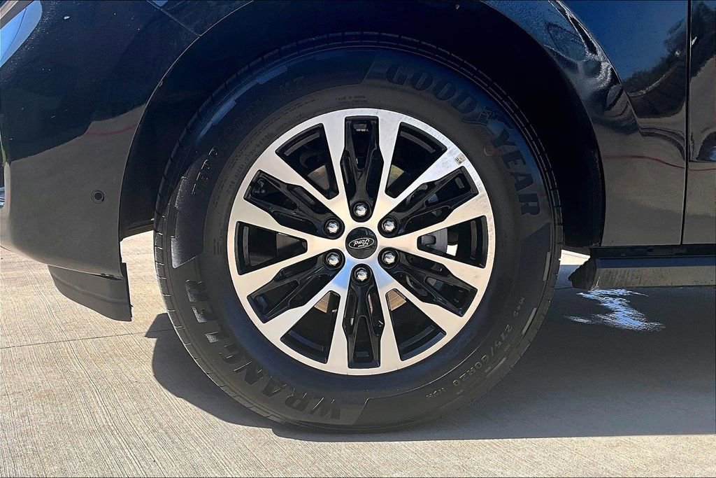 Used 2025 Ford Expedition Max Platinum image 12