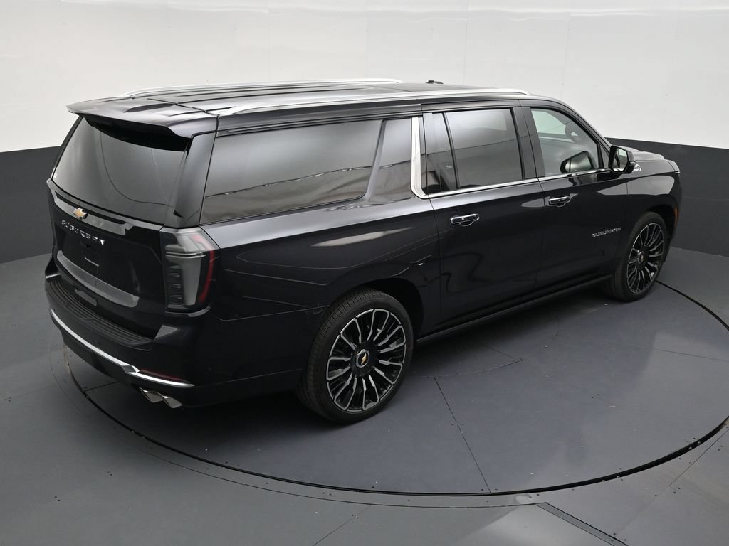Certified 2026 Chevrolet Suburban High Country AWD/4WD image 16