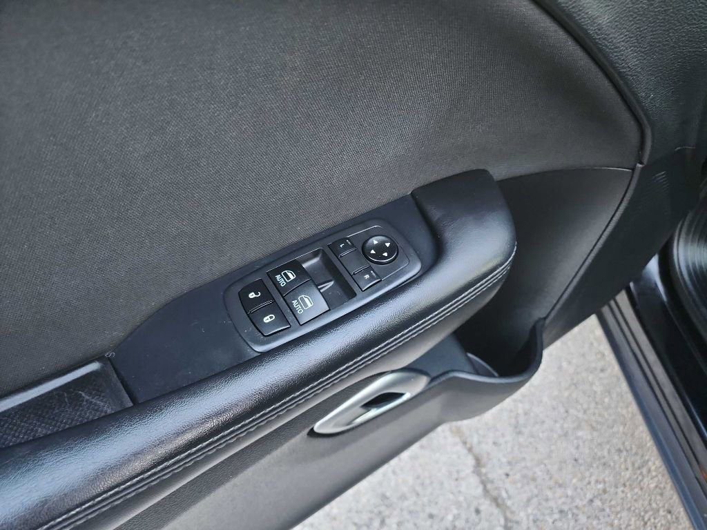 Used 2019 Dodge Challenger SXT image 12