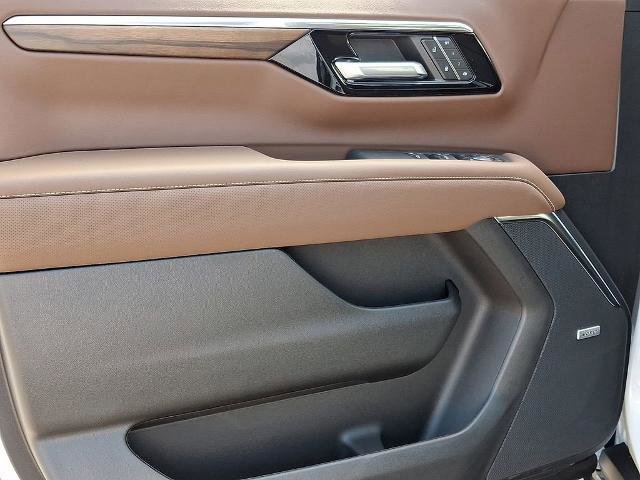 New 2026 Chevrolet Suburban High Country image 8