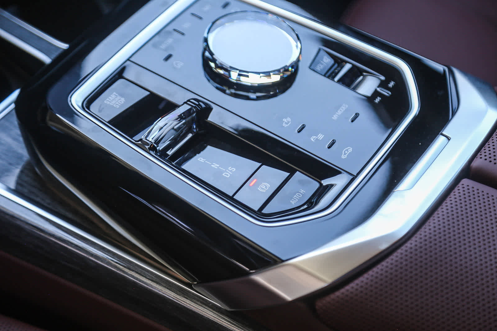 Used 2026 BMW 750e xDrive 750e xDrive w/ Premium Package image 16