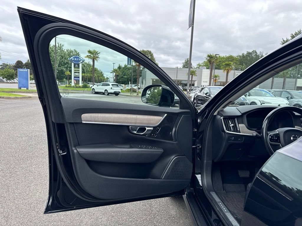 Used 2021 Volvo V90 T6 Cross Country w/ Protection Package Premier AWD/4WD image 10