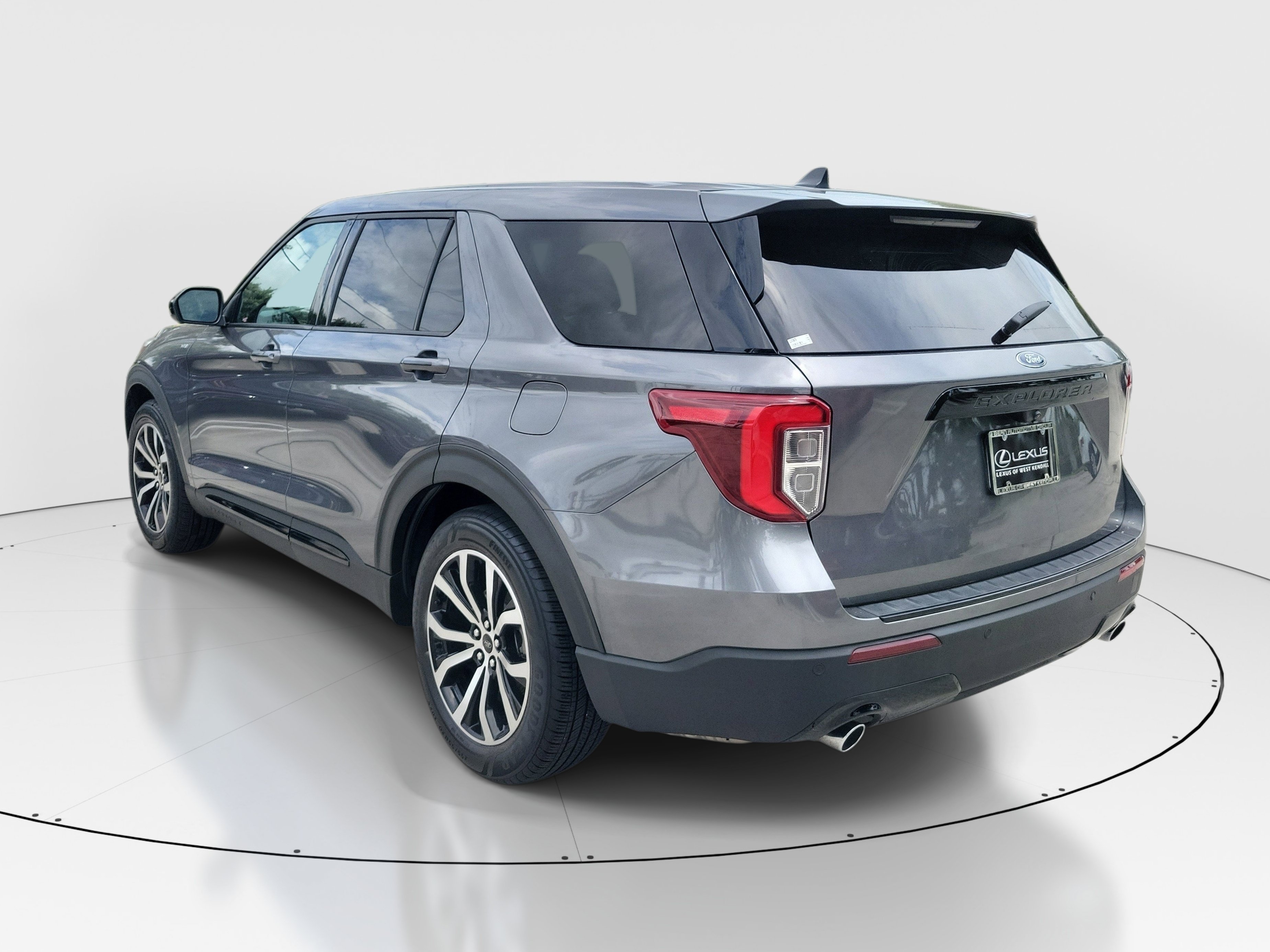 Used 2022 Ford Explorer ST-Line RWD image 6