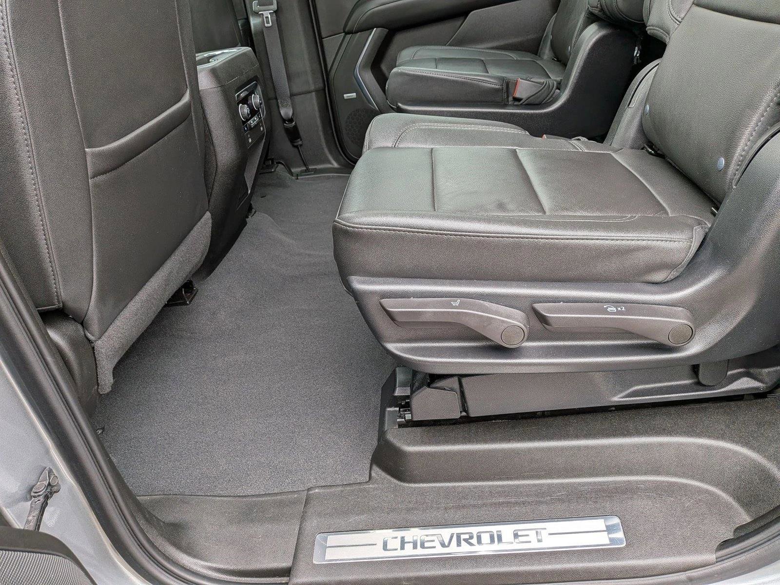 Used 2023 Chevrolet Suburban Z71 w/ Luxury Package AWD/4WD image 17