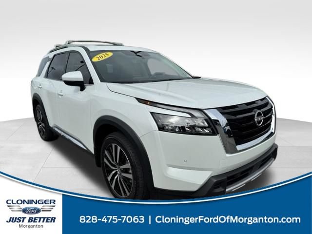 Used 2025 Nissan Pathfinder Platinum FWD image 1